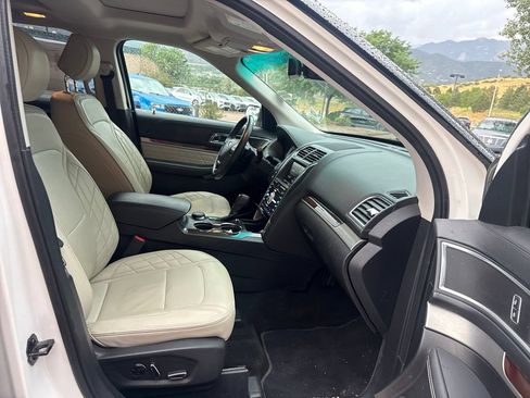 Used 2016 Ford Explorer Platinum AWD/4WD image 31