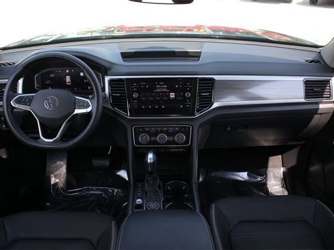 Used 2021 Volkswagen Atlas SEL Premium image 23