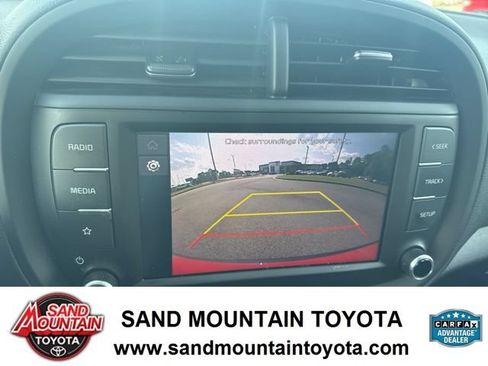 Used 2023 Kia Soul LX w/ LX Technology Package FWD image 22
