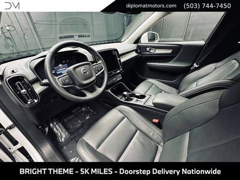 Used 2025 Volvo XC40 B5 Core w/ Protection Package Premier AWD/4WD image 17