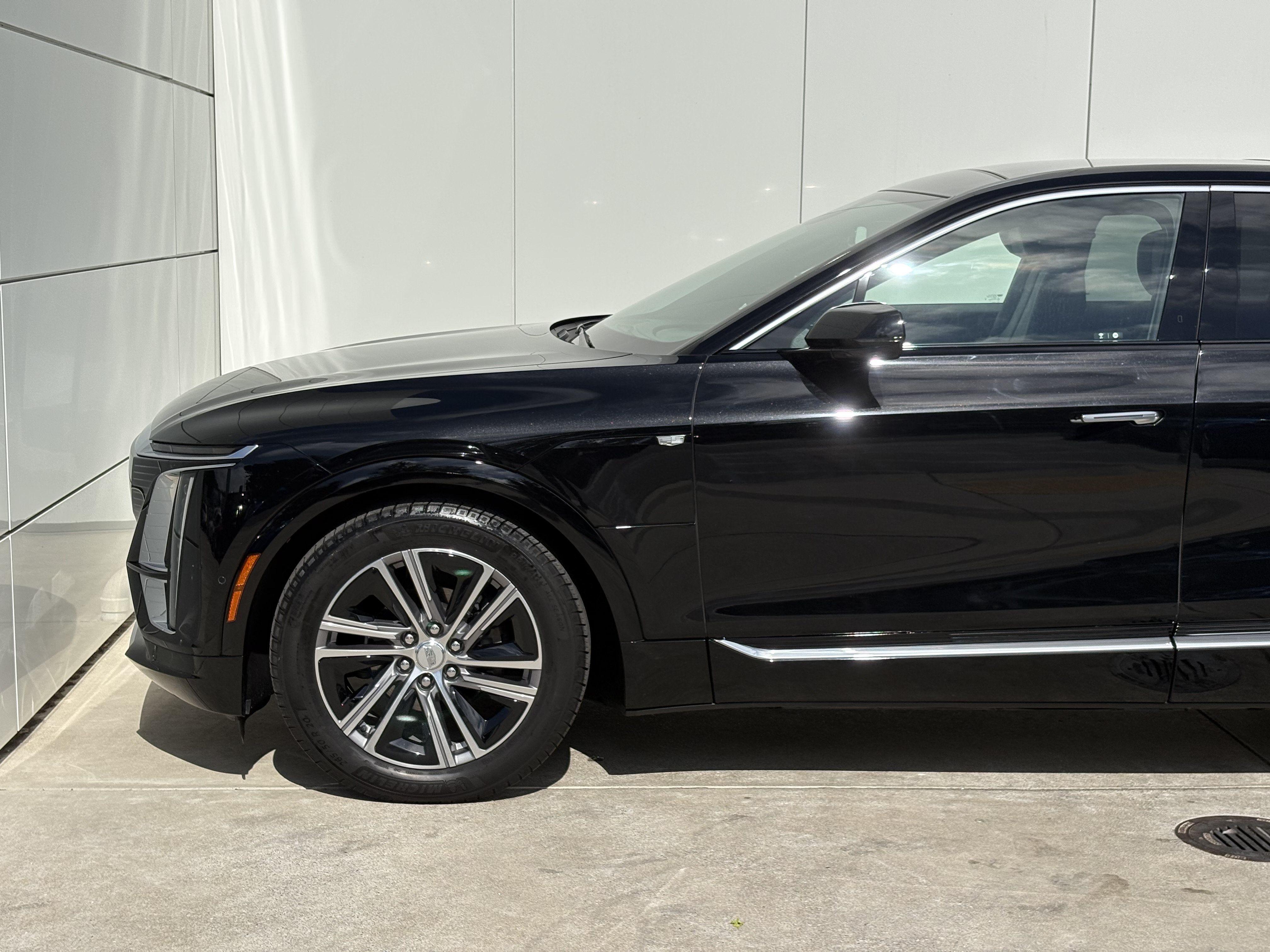 Used 2024 Cadillac Lyriq Luxury RWD image 5