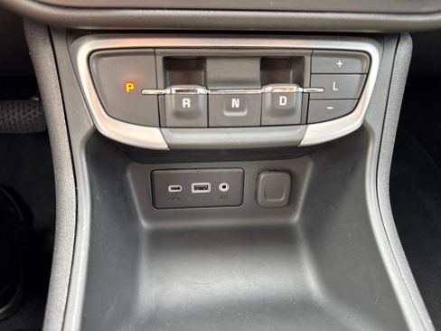 Used 2024 GMC Terrain SLE AWD/4WD image 20