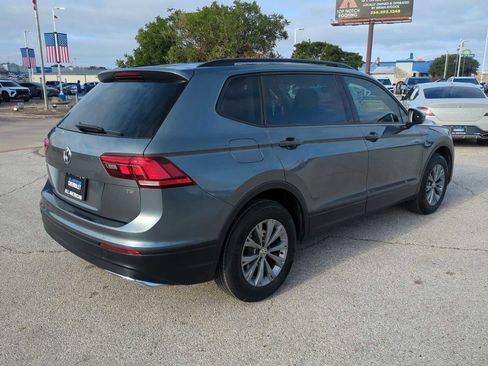 Used 2018 Volkswagen Tiguan S image 8