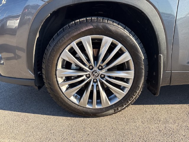 Used 2022 Toyota Highlander Platinum AWD/4WD image 10