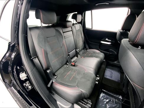Used 2023 Mercedes-Benz GLB 250 image 13