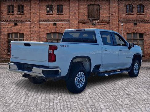 Used 2022 Chevrolet Silverado 2500 LT AWD/4WD image 4