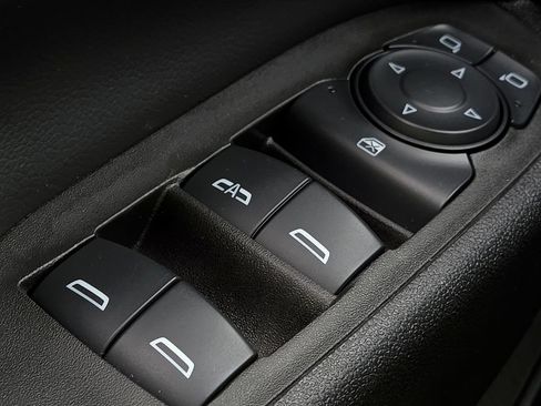 Used 2024 Chevrolet Equinox LT AWD/4WD image 16