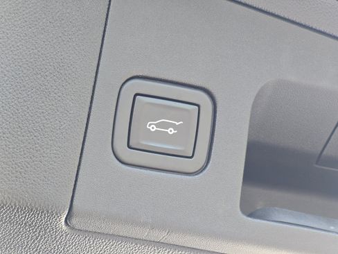 Used 2020 Cadillac XT5 Luxury w/ LPO, Floor Liner Package AWD/4WD image 16