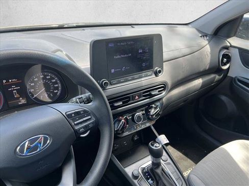 Used 2022 Hyundai Kona SEL FWD image 12