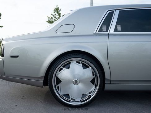 Used 2005 Rolls-Royce Phantom Sedan RWD image 10