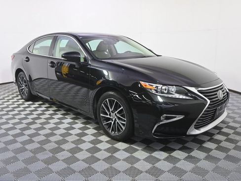 Used 2017 Lexus ES 350 w/ Premium Package FWD image 8
