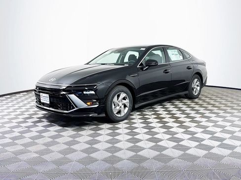 Used 2026 Hyundai Sonata SE FWD image 2