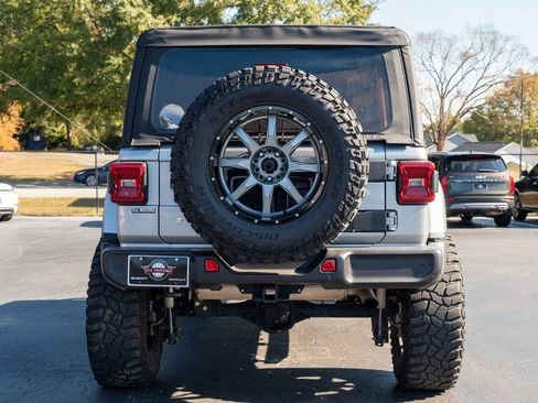 Used 2018 Jeep Wrangler Unlimited Sahara image 35