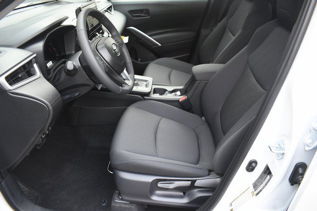 New 2026 Toyota Corolla Cross LE w/ Cold Weather Package AWD/4WD image 7