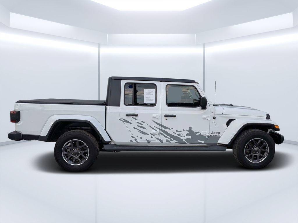 Used 2021 Jeep Gladiator Overland AWD/4WD image 2
