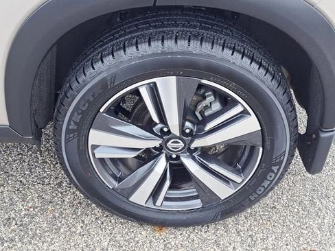 Used 2021 Nissan Rogue Platinum image 29