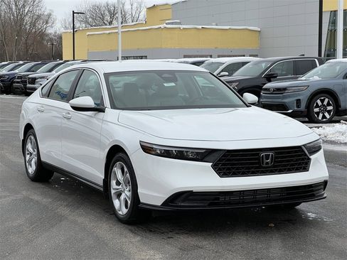 New 2025 Honda Accord LX image 33