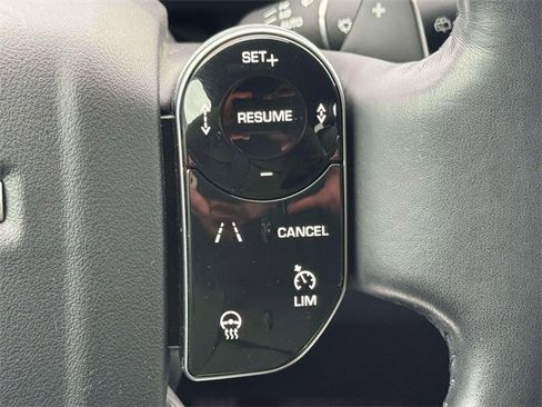 Used 2020 Land Rover Discovery HSE image 22