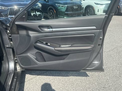 Used 2025 Nissan Altima 2.5 SR w/ SR Premium Package FWD image 14
