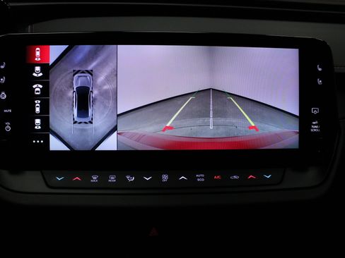 Used 2024 Dodge Charger R/T w/ Plus Group image 27