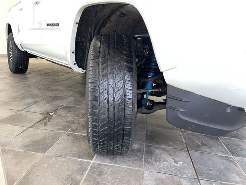 Used 2023 Toyota Tacoma TRD Sport image 17