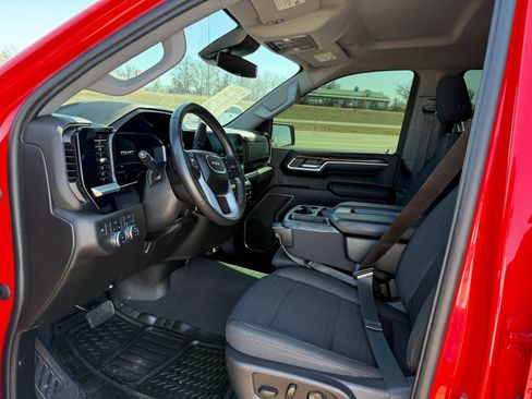 Used 2022 GMC Sierra 1500 Elevation w/ LPO, Elevation Black Package image 13