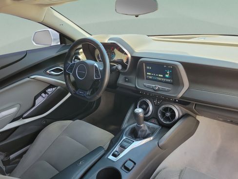 Used 2017 Chevrolet Camaro LT RWD image 28