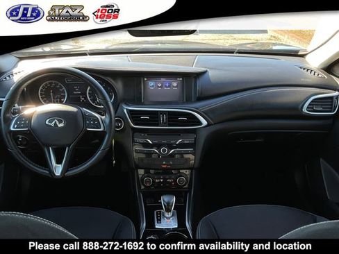 Used 2017 INFINITI QX30 FWD image 16