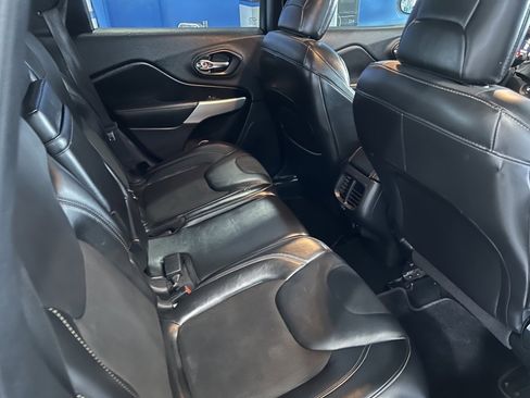 Used 2018 Jeep Cherokee Latitude Plus w/ Cold Weather Group image 13