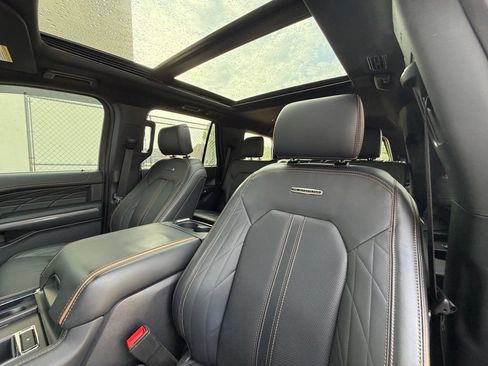 Used 2024 Ford Expedition Platinum RWD image 13