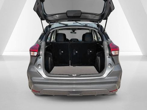 Used 2023 Nissan Kicks SV FWD image 31