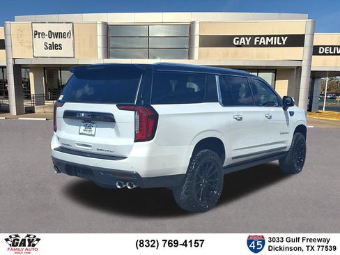 Used 2023 GMC Yukon XL Denali Ultimate AWD/4WD image 2