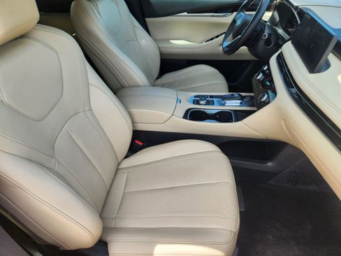 Used 2023 INFINITI QX60 Sensory w/ Cargo Package AWD/4WD image 17