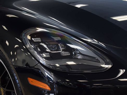 Used 2018 Porsche Panamera 4 AWD/4WD image 9