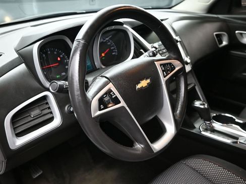 Used 2017 Chevrolet Equinox LT w/ Convenience Package image 12