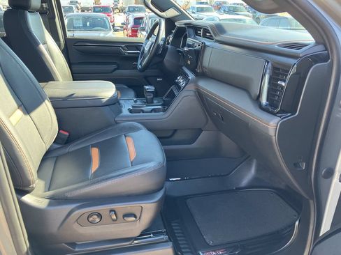 Used 2023 GMC Sierra 1500 AT4 w/ AT4 Premium Package AWD/4WD image 15
