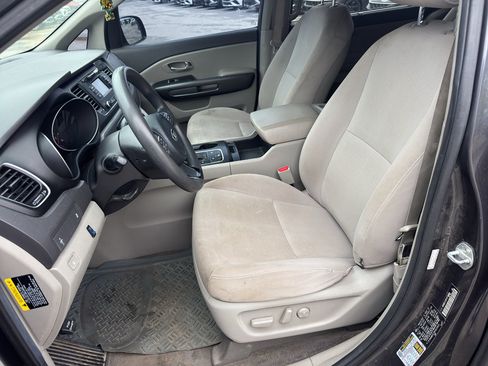 Used 2015 Kia Sedona LX w/ LX Convenience Package FWD image 11