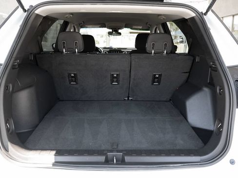 Used 2019 Chevrolet Equinox LT AWD/4WD image 38