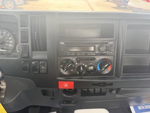 Used 2024 Isuzu NPR RWD image 32