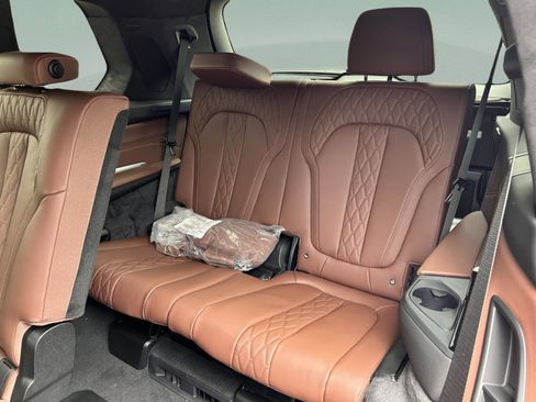 Used 2026 BMW X7 M60i image 28