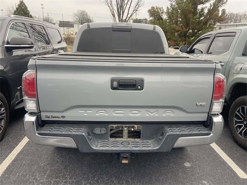 Used 2020 Toyota Tacoma TRD Off-Road image 3