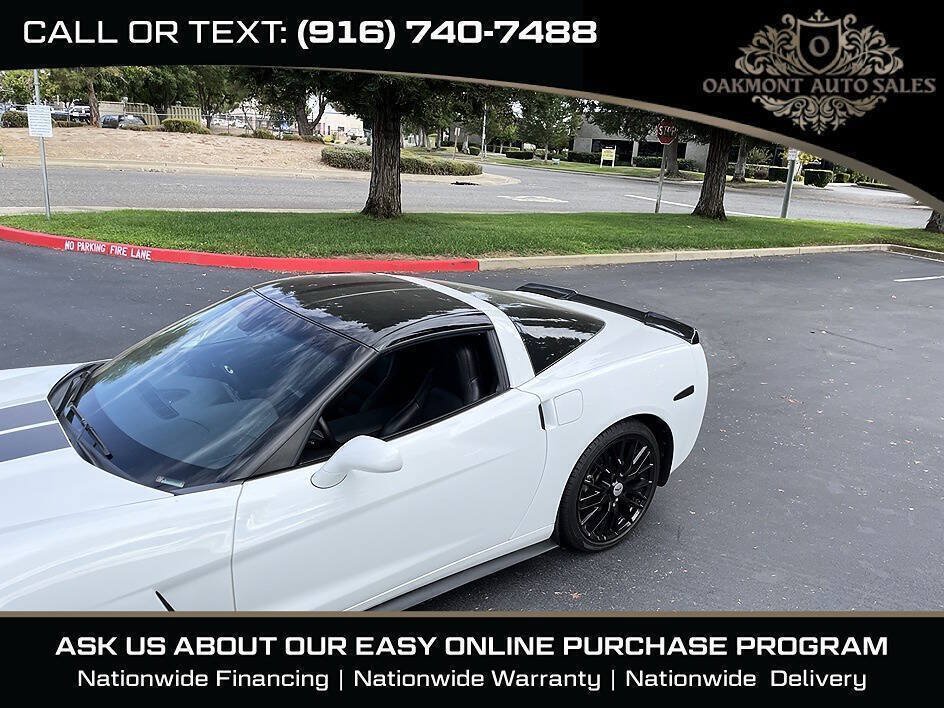 Used 2011 Chevrolet Corvette Coupe w/ 1LT RWD image 7