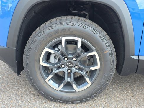 New 2027 Chevrolet Equinox ACTIV w/ Safety and Technology Package AWD/4WD image 9