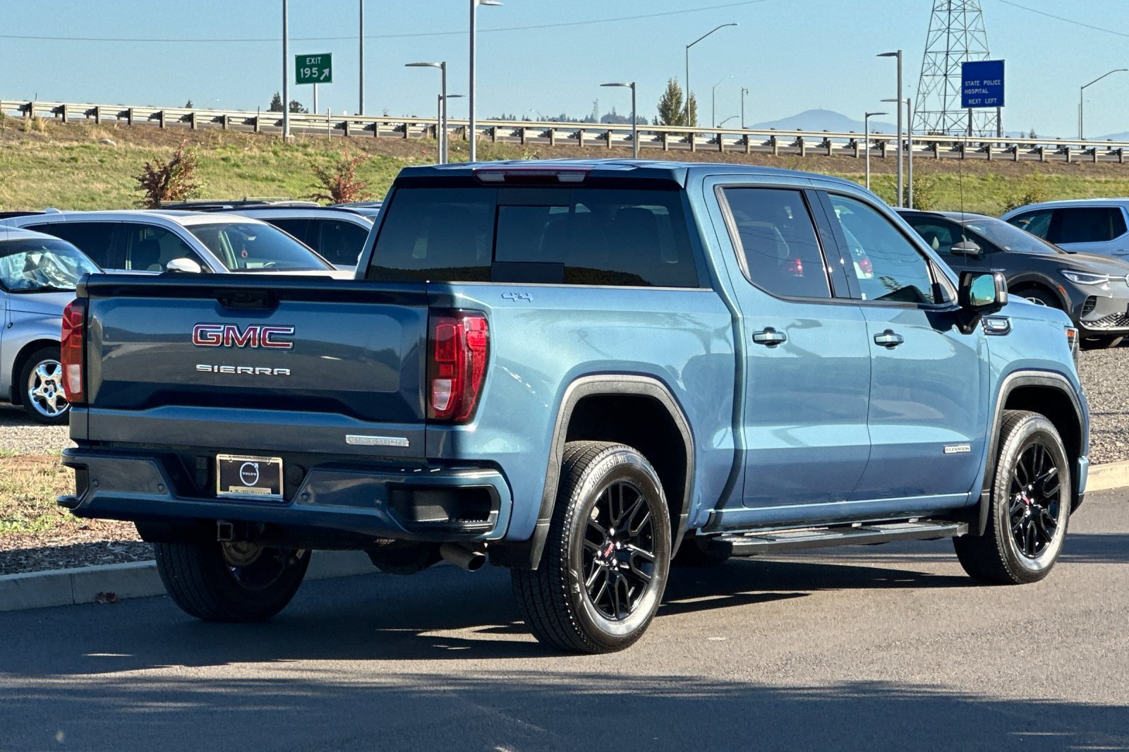 Used 2025 GMC Sierra 1500 Elevation w/ Elevation Premium Package AWD/4WD image 3