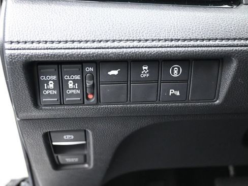 Used 2022 Honda Odyssey Elite image 16