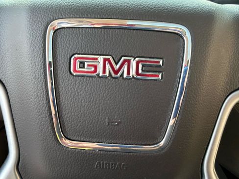 Used 2017 GMC Yukon XL SLT w/ Premium Edition AWD/4WD image 23
