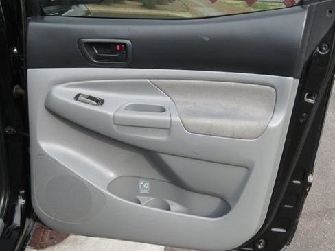 Used 2011 Toyota Tacoma PreRunner w/ TRD Off-Road Pkg w/JBL Audio image 29