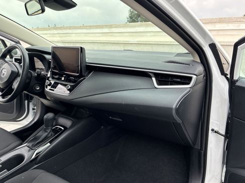 Used 2025 Toyota Corolla LE image 11