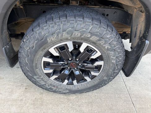 Used 2023 Nissan Frontier Pro-X w/ Pro Convenience Package RWD image 12