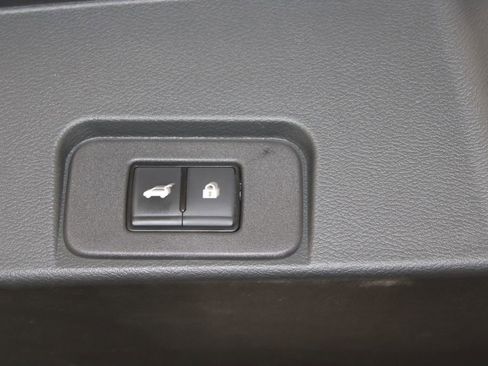Used 2024 Nissan Rogue SL FWD image 14